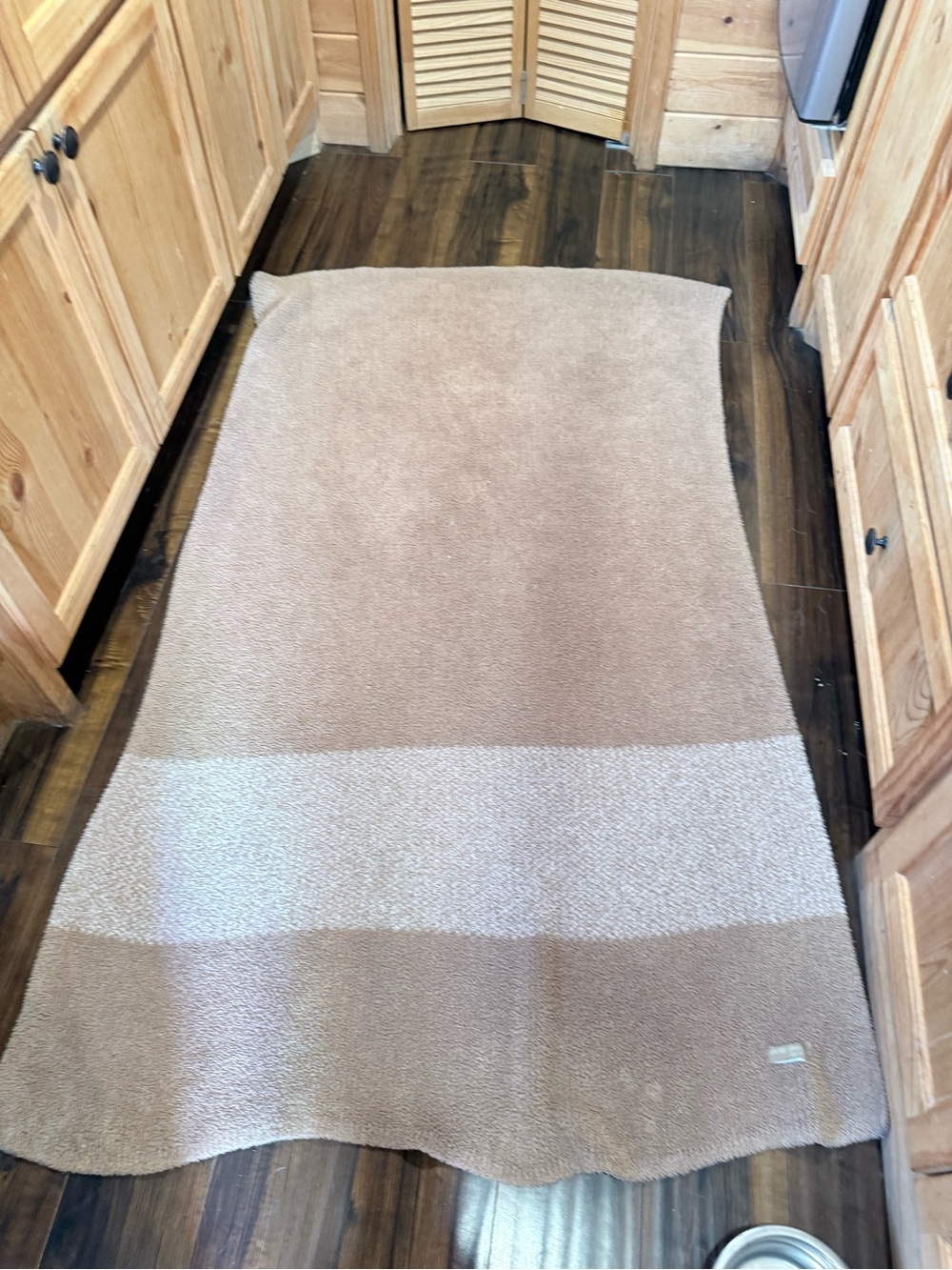 ⭐️ BAREFOOT DREAMS COZY CHIC  Two-Tone Throw Blanket
